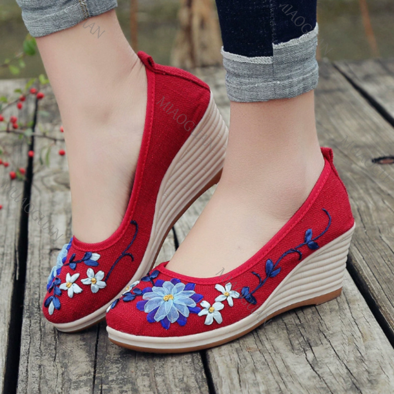 Chaussures compensées brodées  - Ethnic Fashion For Ladies avis et prix